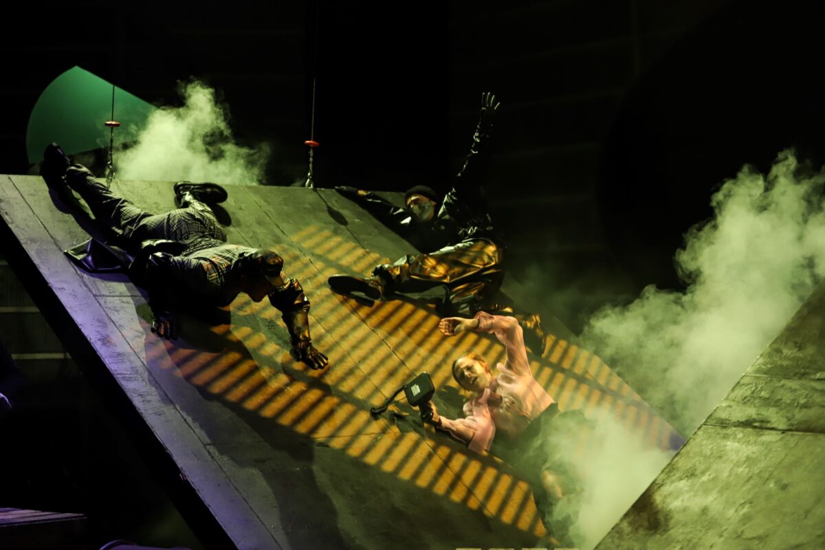 Ρινόκερος, σε σκηνοθεσία Γιάννη Κακλέα για δεύτερη χρονιά στο θέατρο Κιβωτός | CultureNow.gr