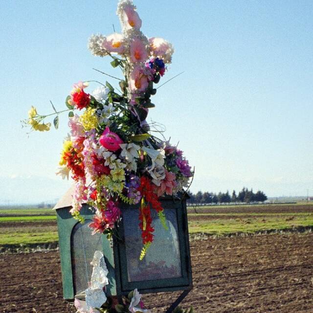 Ευγενία Γρηγοράκη - Εικονοστάσια και Τάματα
